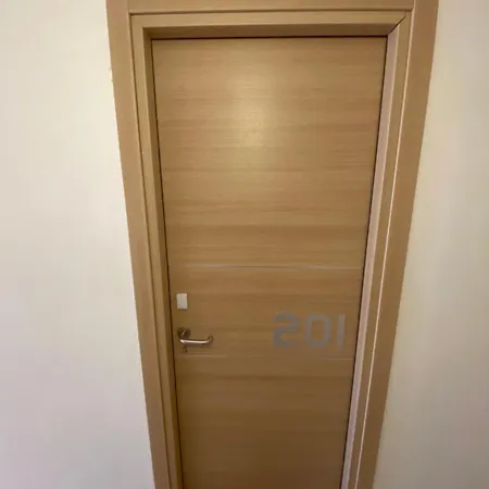 Mazzini Готель